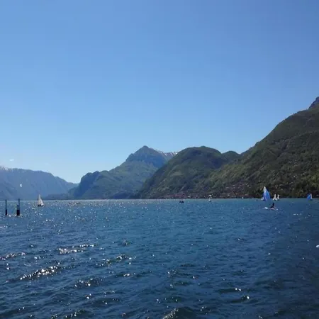 Snug In With Balcony Or Terrace Apartament