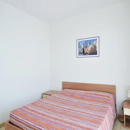 Snug In With Balcony Or Terrace Apartment Dervio