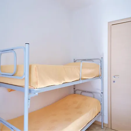 Apartment Snug In With Balcony Or Terrace *