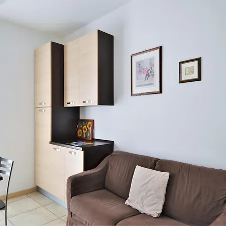 Snug In With Balcony Or Terrace Apartment