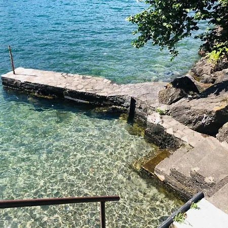 Apartament Snug In With Balcony Or Terrace Dervio