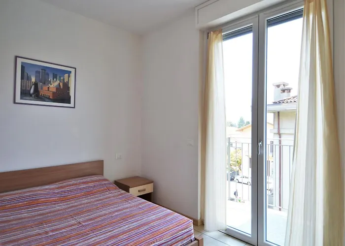 Snug In With Balcony Or Terrace Dervio