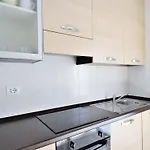 Apartment Snug In With Balcony Or Terrace *