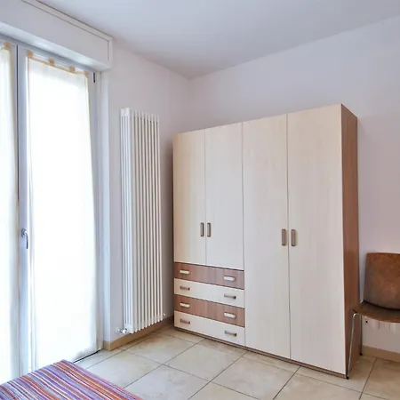 Snug In With Balcony Or Terrace *