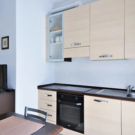 Snug In With Balcony Or Terrace Ντέρβιο