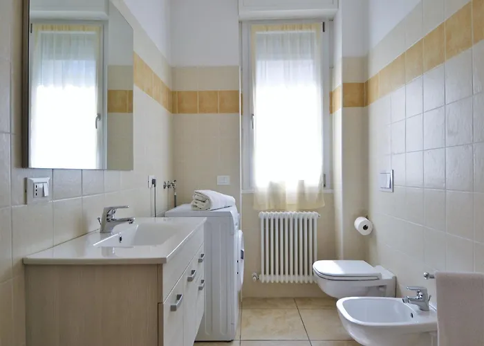 Snug In With Balcony Or Terrace *