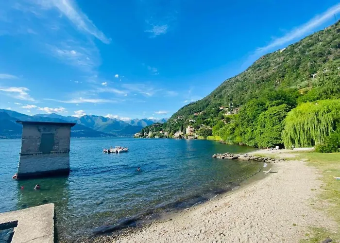 Snug In With Balcony Or Terrace 데르비오