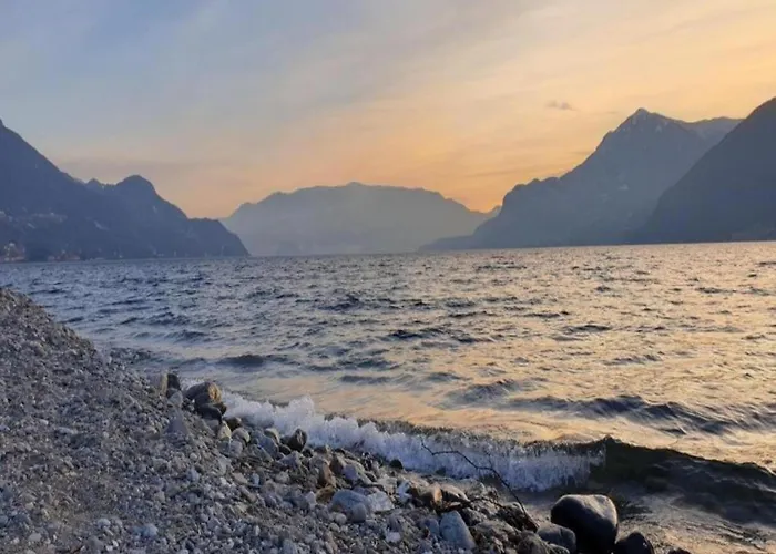 아파트 Snug In With Balcony Or Terrace *