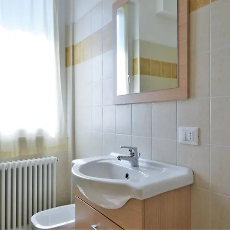 Apartment Snug In With Balcony Or Terrace *