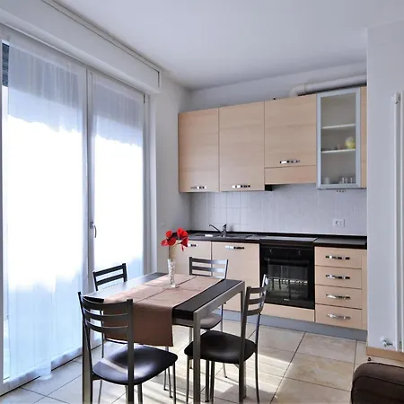 Snug In With Balcony Or Terrace *
