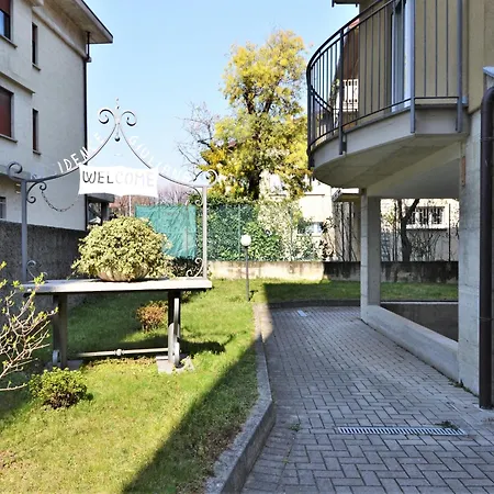 Apartment Snug In With Balcony Or Terrace *