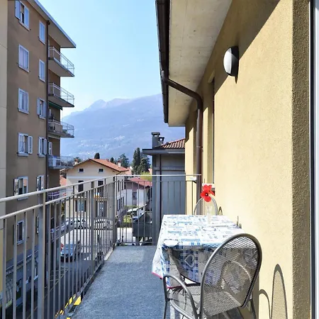 Snug In With Balcony Or Terrace Apartment Dervio