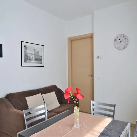 Snug In With Balcony Or Terrace Dervio