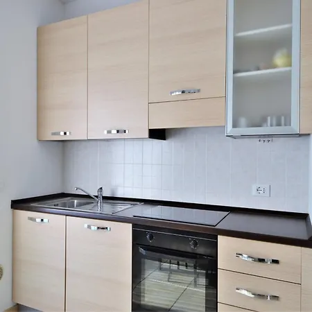 Snug In With Balcony Or Terrace Apartment