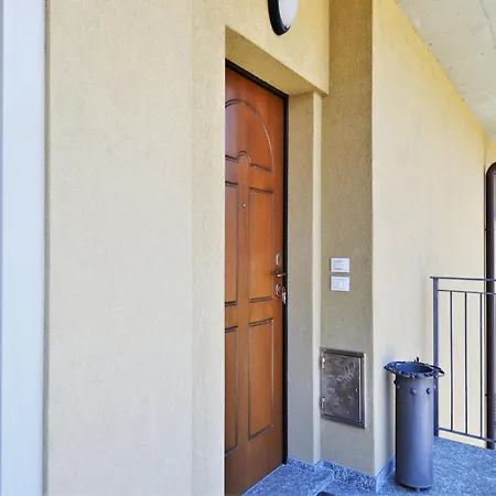Snug In With Balcony Or Terrace Dervio